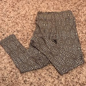 LuLaRoe S/M Leggings - Cream/Black 2t